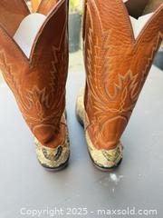 MaxSold Auction: Men's Western/Cowboy Boots US 10 D, Unknown Brand - Los Angeles (California, USA) PARTNER MANAGED Downsizing Online Auction - W 88th Place