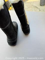 MaxSold Auction: Minnetonka Montrose Boot (8100) Size 9 M Black Suede - Los Angeles (California, USA) PARTNER MANAGED Downsizing Online Auction - W 88th Place