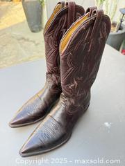 MaxSold Auction: Nocona Western Snip-Point Leather Boots, Men's 11 D - Los Angeles (California, USA) PARTNER MANAGED Downsizing Online Auction - W 88th Place
