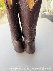 MaxSold Auction: Nocona Western Snip-Point Leather Boots, Men's 11 D - Los Angeles (California, USA) PARTNER MANAGED Downsizing Online Auction - W 88th Place
