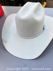 MaxSold Auction: Rand's 7X Beaver Felt Western/Cowboy Hat — Light Gray/Silver - Los Angeles (California, USA) PARTNER MANAGED Downsizing Online Auction - West 88th Place