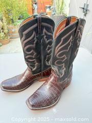 MaxSold Auction: Rios 9504K Square-Toe Leather Shoes - Los Angeles (California, USA) PARTNER MANAGED Downsizing Online Auction - West 88th Place