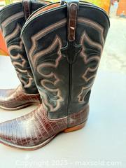 MaxSold Auction: Rios 9504K Square-Toe Leather Shoes - Los Angeles (California, USA) PARTNER MANAGED Downsizing Online Auction - West 88th Place