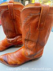 MaxSold Auction: Tan Full-Grain Leather Western Cowboy Boots, US 10 D - Los Angeles (California, USA) PARTNER MANAGED Downsizing Online Auction - West 88th Place