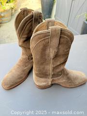 MaxSold Auction: Tecovas Men's Boots Size 10 D Brown/Taupe Suede - Los Angeles (California, USA) PARTNER MANAGED Downsizing Online Auction - W 88th Place