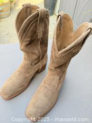 MaxSold Auction: Tecovas Men's Boots Size 10 D Brown/Taupe Suede - Los Angeles (California, USA) PARTNER MANAGED Downsizing Online Auction - W 88th Place