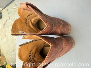 MaxSold Auction: Tecovas Men's Short Western Ankle Boots Size 10 D Brown - Los Angeles (California, USA) PARTNER MANAGED Downsizing Online Auction - W 88th Place