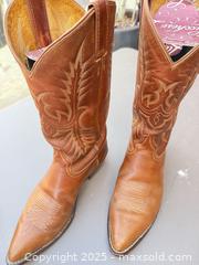 MaxSold Auction: Tony Lama (likely) Men's Leather Western Boots, Size 8 - Los Angeles (California, USA) PARTNER MANAGED Downsizing Online Auction - W 88th Place