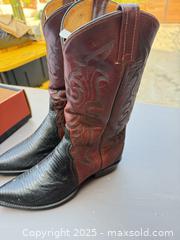 MaxSold Auction: Tony Lama Men's Two-Tone Leather Cowboy Boots, Size 10D - Los Angeles (California, USA) PARTNER MANAGED Downsizing Online Auction - West 88th Place