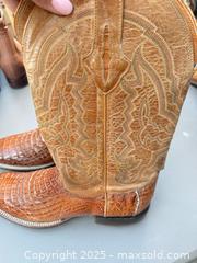 MaxSold Auction: Vintage Tan Two-Tone Western Cowboy Boots, Size 9 D - Los Angeles (California, USA) PARTNER MANAGED Downsizing Online Auction - West 88th Place