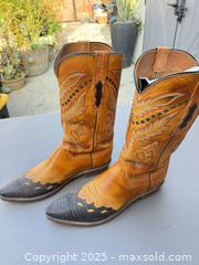 MaxSold Auction: Western/Cowboy Boots — Size Unreadable (Possible 8.5, 9, 5.5) - Los Angeles (California, USA) PARTNER MANAGED Downsizing Online Auction - West 88th Place