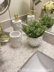 MaxSold Auction: Bathroom decor - Surrey (British Columbia, Canada) SELLER MANAGED Estate Sale Online Auction - King George Boulevard (CONDO)