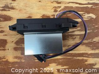 MaxSold Auction: 2002-2009 CHEVY TRAILBLAZER ENVOY FRONT HEATER BLOWER MOTOR RESISTER - Toronto (Ontario, Canada) SELLER MANAGED Downsizing Online Auction - Research Road