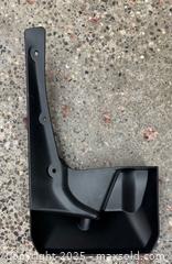 MaxSold Auction: 2016-2018 TOYOTA RAV 4 MUDGAURD RIGHT PU06042516-R1 - Toronto (Ontario, Canada) SELLER MANAGED Downsizing Online Auction - Research Road