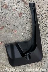 MaxSold Auction: 2016-2018 TOYOTA RAV 4 MUDGAURD RIGHT PU06042516-R1 - Toronto (Ontario, Canada) SELLER MANAGED Downsizing Online Auction - Research Road