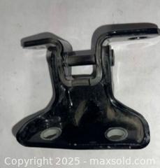 MaxSold Auction: 2017 Hyundai Elantra Upper Deal Hinge L A046067 - Toronto (Ontario, Canada) SELLER MANAGED Downsizing Online Auction - Research Road