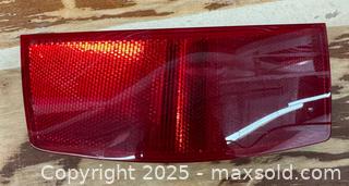 MaxSold Auction: New Genuine Mercedes Benz X204 GLK 350 Rear Left Reflector A2048200174 - Toronto (Ontario, Canada) SELLER MANAGED Downsizing Online Auction - Research Road