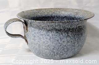 MaxSold Auction: ANTIQUE COOKING POT - Kingston (Ontario, Canada) SELLER MANAGED Downsizing Online Auction - Rosemund Crescent