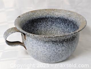 MaxSold Auction: ANTIQUE COOKING POT - Kingston (Ontario, Canada) SELLER MANAGED Downsizing Online Auction - Rosemund Crescent