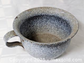 MaxSold Auction: ANTIQUE COOKING POT - Kingston (Ontario, Canada) SELLER MANAGED Downsizing Online Auction - Rosemund Crescent
