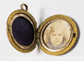 MaxSold Auction: ANTIQUE POCKET PHOTO LOCKET - Kingston (Ontario, Canada) SELLER MANAGED Downsizing Online Auction - Rosemund Crescent