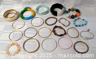MaxSold Auction: BRACELET JEWELRY LOT - Kingston (Ontario, Canada) SELLER MANAGED Downsizing Online Auction - Rosemund Crescent