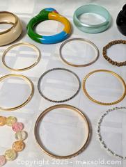 MaxSold Auction: BRACELET JEWELRY LOT - Kingston (Ontario, Canada) SELLER MANAGED Downsizing Online Auction - Rosemund Crescent