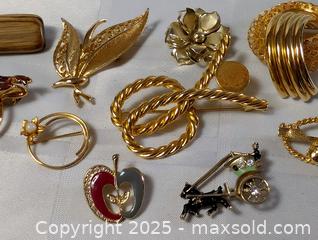 MaxSold Auction: BROOCH JEWELRY LOT - Kingston (Ontario, Canada) SELLER MANAGED Downsizing Online Auction - Rosemund Crescent
