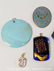 MaxSold Auction: JEWELRY PENDANT LOT - Kingston (Ontario, Canada) SELLER MANAGED Downsizing Online Auction - Rosemund Crescent