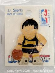 MaxSold Auction: LA LAKERS BASKETBALL TEAM FAN WEAR PIN - Kingston (Ontario, Canada) SELLER MANAGED Downsizing Online Auction - Rosemund Crescent