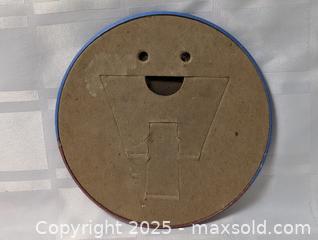MaxSold Auction: LARGE GARFIELD BUTTON - Kingston (Ontario, Canada) SELLER MANAGED Downsizing Online Auction - Rosemund Crescent