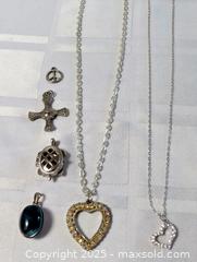 MaxSold Auction: NECKLACE AND PENDANT JEWELRY LOT - Kingston (Ontario, Canada) SELLER MANAGED Downsizing Online Auction - Rosemund Crescent