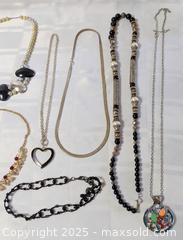 MaxSold Auction: NECKLACE JEWELRY LOT - Kingston (Ontario, Canada) SELLER MANAGED Downsizing Online Auction - Rosemund Crescent