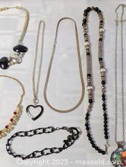 MaxSold Auction: NECKLACE JEWELRY LOT - Kingston (Ontario, Canada) SELLER MANAGED Downsizing Online Auction - Rosemund Crescent