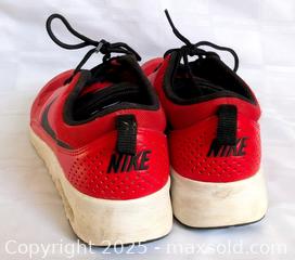 MaxSold Auction: NIKE AIR RUNNING SHOES - Kingston (Ontario, Canada) SELLER MANAGED Downsizing Online Auction - Rosemund Crescent
