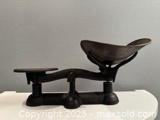 MaxSold Auction: Antique cast iron balance scale - Toronto (Ontario, Canada) SHORT NOTICE SELLER MANAGED Reseller Online Auction - Kempsell Crescent