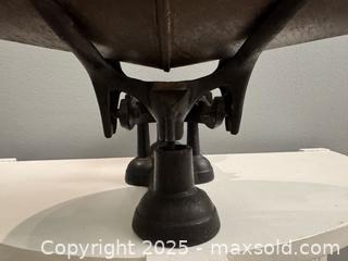 MaxSold Auction: Antique cast iron balance scale - Toronto (Ontario, Canada) SHORT NOTICE SELLER MANAGED Reseller Online Auction - Kempsell Crescent