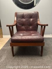 MaxSold Auction: Mid century modern Lounge chair - Toronto (Ontario, Canada) SHORT NOTICE SELLER MANAGED Reseller Online Auction - Kempsell Crescent
