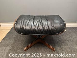 MaxSold Auction: Mid century modern Plycraft footstool ottoman - Toronto (Ontario, Canada) SHORT NOTICE SELLER MANAGED Reseller Online Auction - Kempsell Crescent