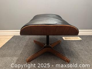 MaxSold Auction: Mid century modern Plycraft footstool ottoman - Toronto (Ontario, Canada) SHORT NOTICE SELLER MANAGED Reseller Online Auction - Kempsell Crescent