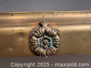 MaxSold Auction:  Vintage Brass fireplace fixture - Toronto (Ontario, Canada) SHORT NOTICE SELLER MANAGED Reseller Online Auction - Kempsell Crescent