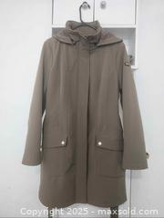 MaxSold Auction: Calvin Clein women waterproof fall jacket Size M - Toronto (Ontario, Canada) SELLER MANAGED Reseller Online Auction - Cosburn Avenue (CONDO)