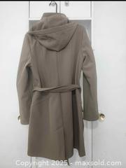 MaxSold Auction: Calvin Clein women waterproof fall jacket Size M - Toronto (Ontario, Canada) SELLER MANAGED Reseller Online Auction - Cosburn Avenue (CONDO)