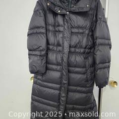 MaxSold Auction: Kate Spade women winter jacket size M - Toronto (Ontario, Canada) SELLER MANAGED Reseller Online Auction - Cosburn Avenue (CONDO)