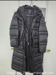 MaxSold Auction: Kate Spade women winter jacket size M - Toronto (Ontario, Canada) SELLER MANAGED Reseller Online Auction - Cosburn Avenue (CONDO)
