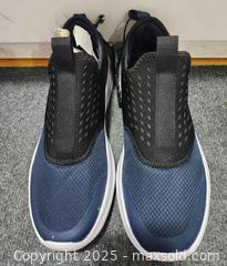 MaxSold Auction: New men shoes size 9 - Toronto (Ontario, Canada) SELLER MANAGED Reseller Online Auction - Cosburn Avenue (CONDO)