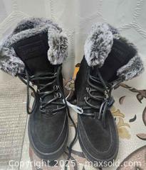 MaxSold Auction: New Sperry women boot size 6.5 - Toronto (Ontario, Canada) SELLER MANAGED Reseller Online Auction - Cosburn Avenue (CONDO)