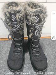 MaxSold Auction: Women Columbia Omni heat winter snow boot size 5 - Toronto (Ontario, Canada) SELLER MANAGED Reseller Online Auction - Cosburn Avenue (CONDO)