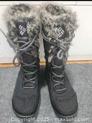 MaxSold Auction: Women Columbia Omni heat winter snow boot size 5 - Toronto (Ontario, Canada) SELLER MANAGED Reseller Online Auction - Cosburn Avenue (CONDO)