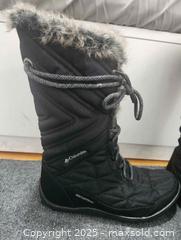 MaxSold Auction: Women Columbia Omni heat winter snow boot size 5 - Toronto (Ontario, Canada) SELLER MANAGED Reseller Online Auction - Cosburn Avenue (CONDO)